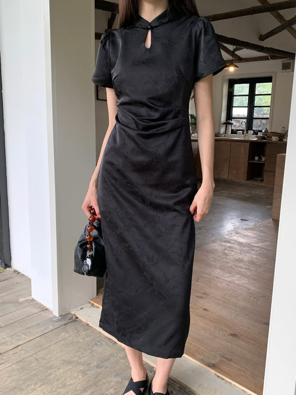 「清平调」Modernized Chinese Cheongsam